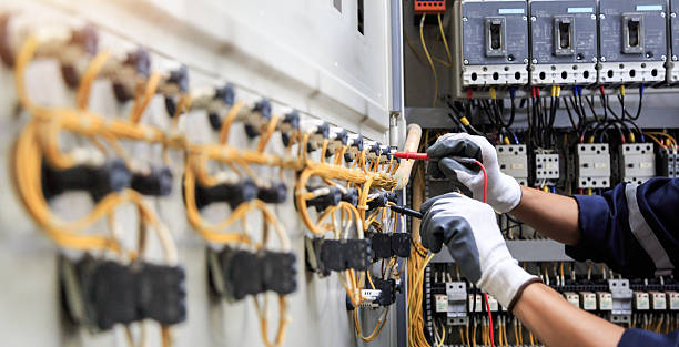 Professional Electrician technician working in Diamond, IL